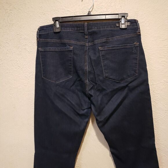Articles of Society Jeans Women's 32 Medium Wash Blue Distressed Stretch Pants. - Picture 6 of 6